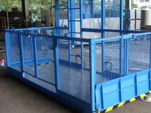 Passenger hoist alat konstruksi bertingkat